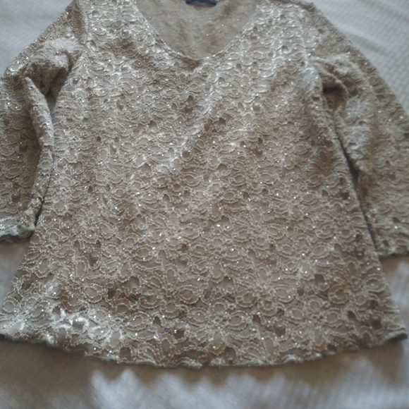 Blouse - Picture 2 of 3